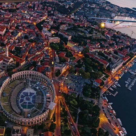 Arena Sunset, Sea Coloseum View, 2 Free Parking Apartment Pula