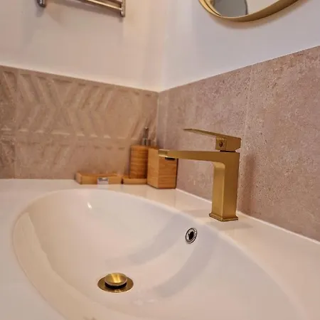 Appartamento Arena Sunset, Sea Coloseum View, 2 Free Parking Pola