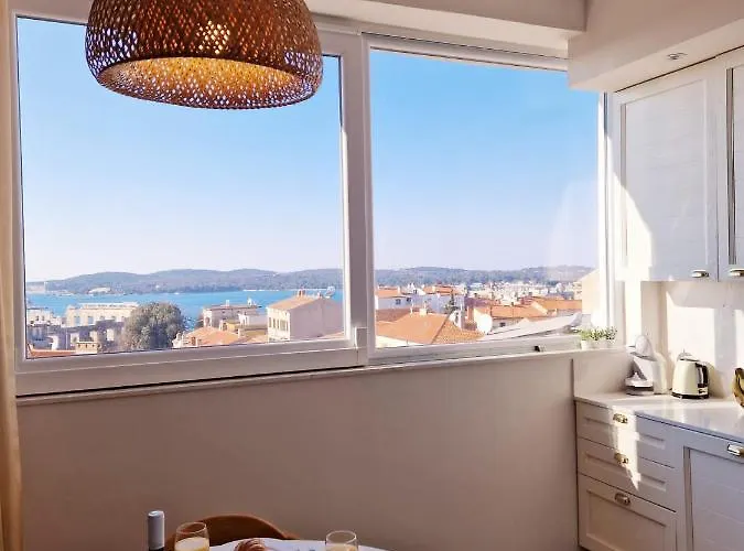 Arena Sunset, Sea Coloseum View, 2 Free Parking Пула