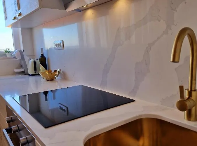 Arena Sunset, Sea Coloseum View, 2 Free Parking Апартаменты Пула