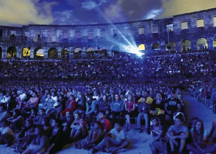 Arena Sunset, Sea Coloseum View, 2 Free Parking Apartman