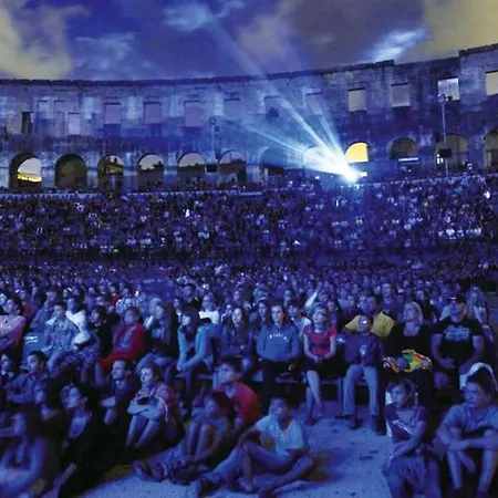 Arena Sunset, Sea Coloseum View, 2 Free Parking Apartman